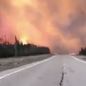 Incêndios florestais obrigam mais de 200 mil a evacuar no Canadá - Imagem: Reprodução / X / Poder 360