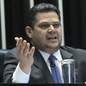 Alcolumbre afirma que o debate tem sido contaminado por interesses políticos - Imagem: Carlos Moura/Agência Senado