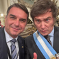 Milei cita "onda azul" para o Brasil ao comentar o encontro com Flávio Bolsonaro - Imagem: Reprodução | Redes Sociais